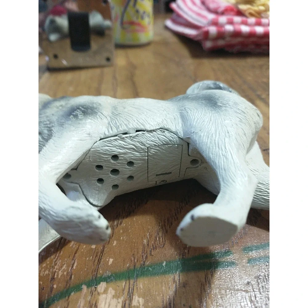 Safari Barking Akita Dog w/ Curled Tail Toy Figure Like Schleich New Battery 7